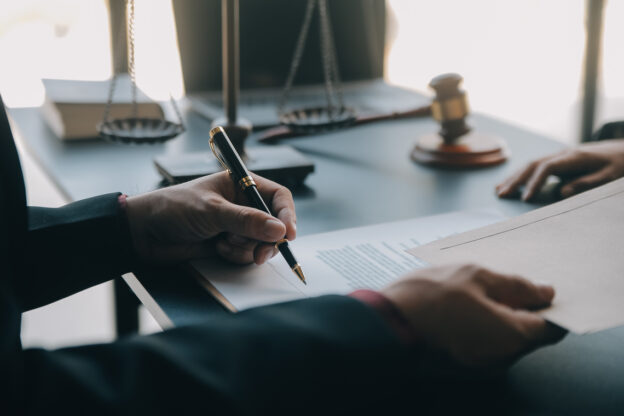 entenda-a-importancia-do-direito-contratual-e-como-ele-te-favorece